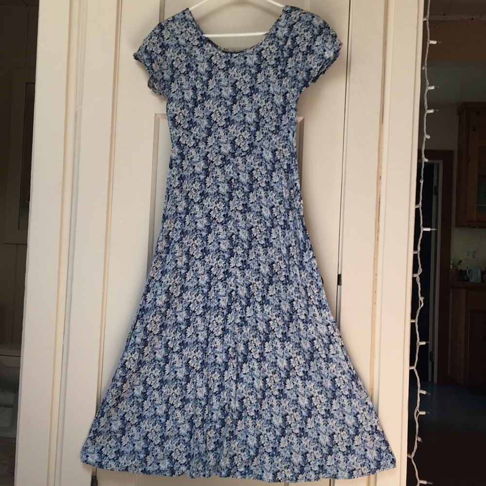 Short sleeved dress